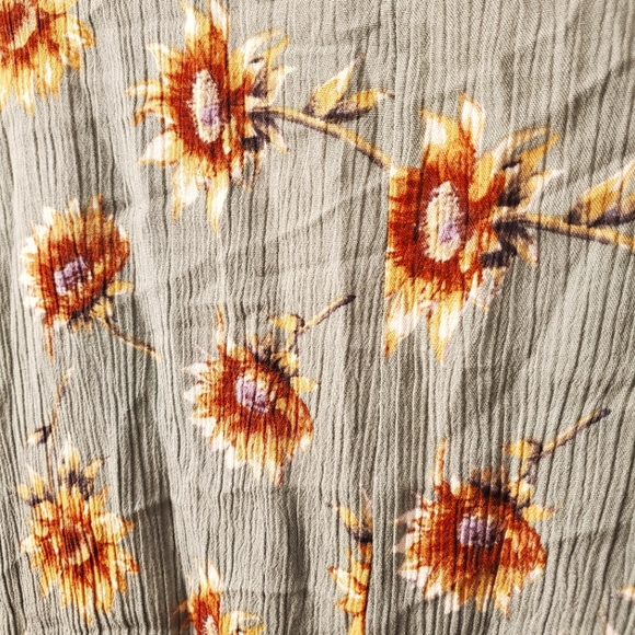 Forever 21 Sunflower Short Romper Long Sleeves - Picture 4 of 5